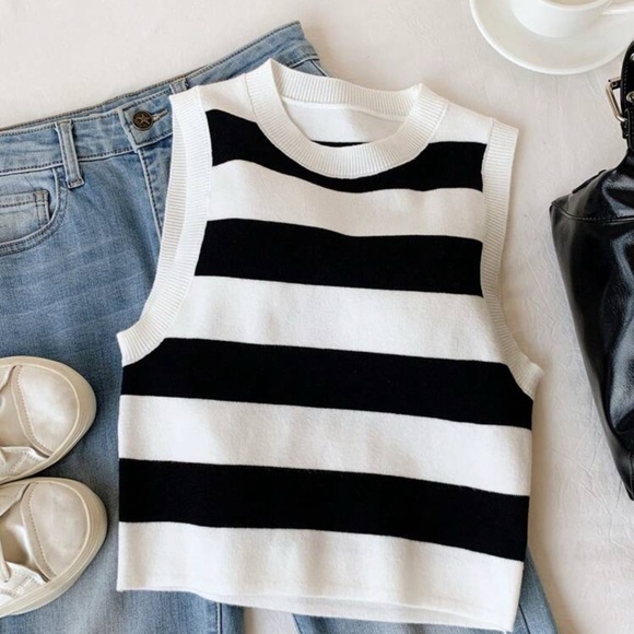Black & White Striped Tank Top – Size Small (NEW) - Picture 1 of 4